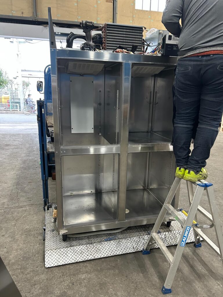 買取‼️千葉県 フクシマガリレイ業務用4ドア冷凍冷蔵庫 ドア分解