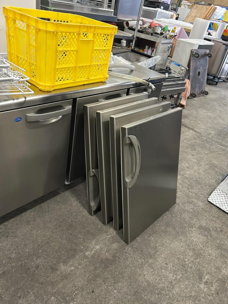 買取‼️千葉県 フクシマガリレイ業務用4ドア冷凍冷蔵庫 はずしたドア