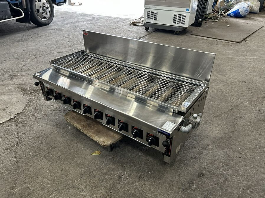 中古厨房機器入荷情報‼️ マルゼン　下火式グリラー　MGKS-310　都市ガス　斜め前写真