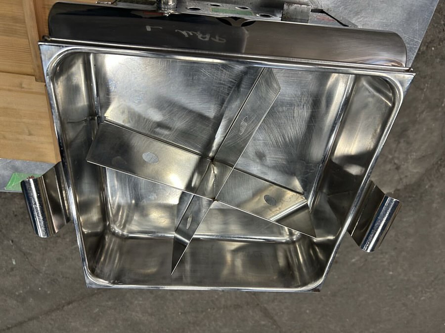 入荷厨房機器製品紹介‼️株式会社ワクイ おでん鍋 LPG プロパンガス 内部写真