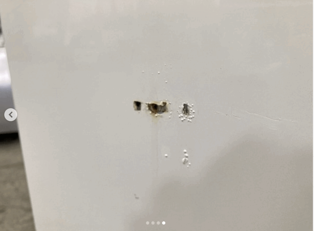 中古厨房機器入荷情報‼️業務用 イトミック 電気湯沸器 給湯器 ETR65BJF345B0キズ写真