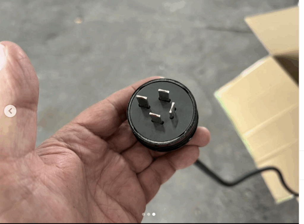 中古厨房機器入荷情報‼️パナソニックIH炊飯器 未使用 SR-PGC54Aコンセント形状写真