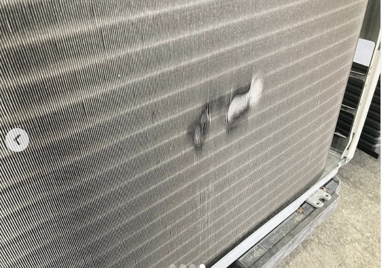 中古厨房機器入荷情報‼️業務用 ダイキン 天井吊型エアコン 室内機 FHUP80DG 室外機 RZRP80BCTキズ写真