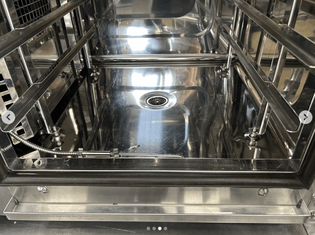 中古厨房機器入荷情報‼️タニコー スチームコンベクションオーブンTSCO-4GBC庫内写真