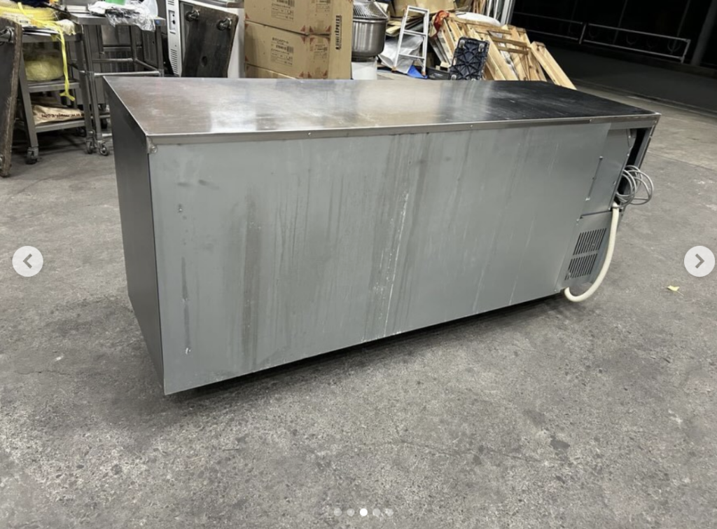 中古厨房機器入荷情報‼️パナソニック　テーブル形冷凍冷蔵庫　SUR-K1861CSB背面写真