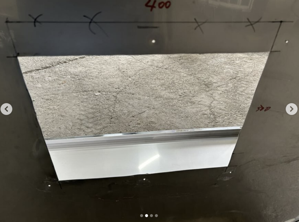 中古厨房機器入荷情報‼️レンジフード幅1300×奥行き1250×高さ550㎜開口部写真