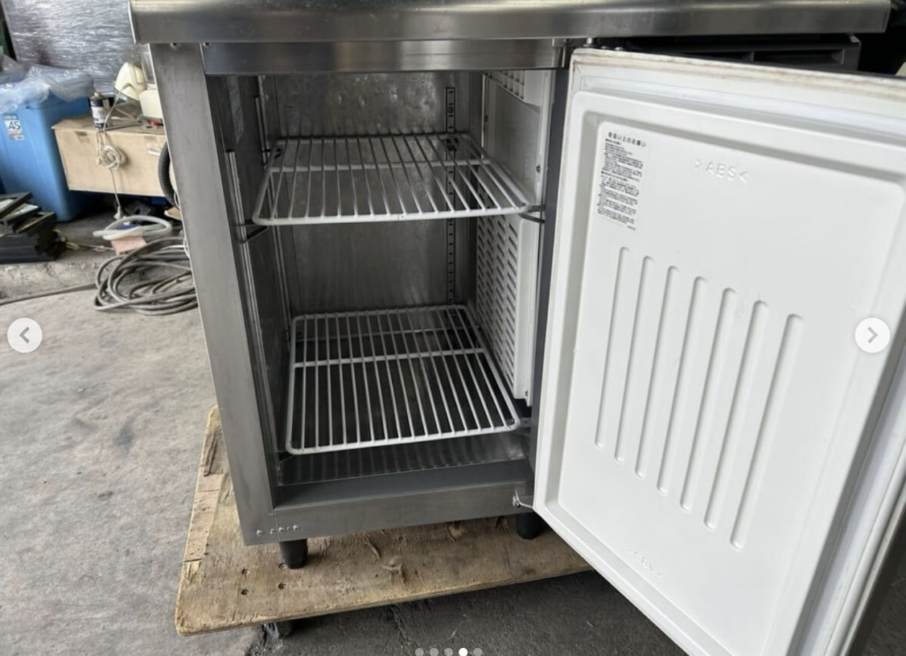 中古厨房機器入荷情報‼️フクシマガリレイ　冷凍ストッカー　冷凍コールドテーブル　TBCF-190-RH庫内写真
