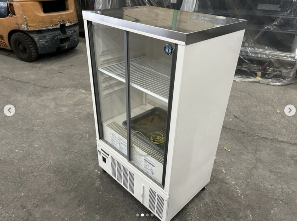 中古厨房機器入荷情報‼️ホシザキ冷蔵ショーケース　SSB-63DTL斜め前写真