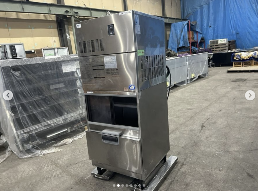 中古厨房機器入荷情報‼パナソニックチップアイス製氷機　SIM-AC320YN斜め前写真